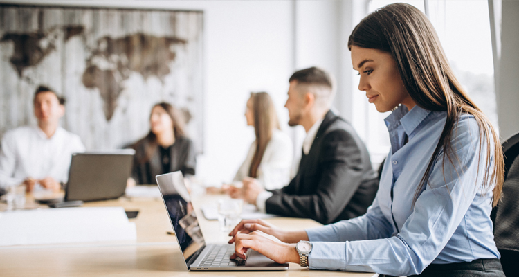 Express Entry: Canada holds a Canadian Experience Class draw on August 27, 2024